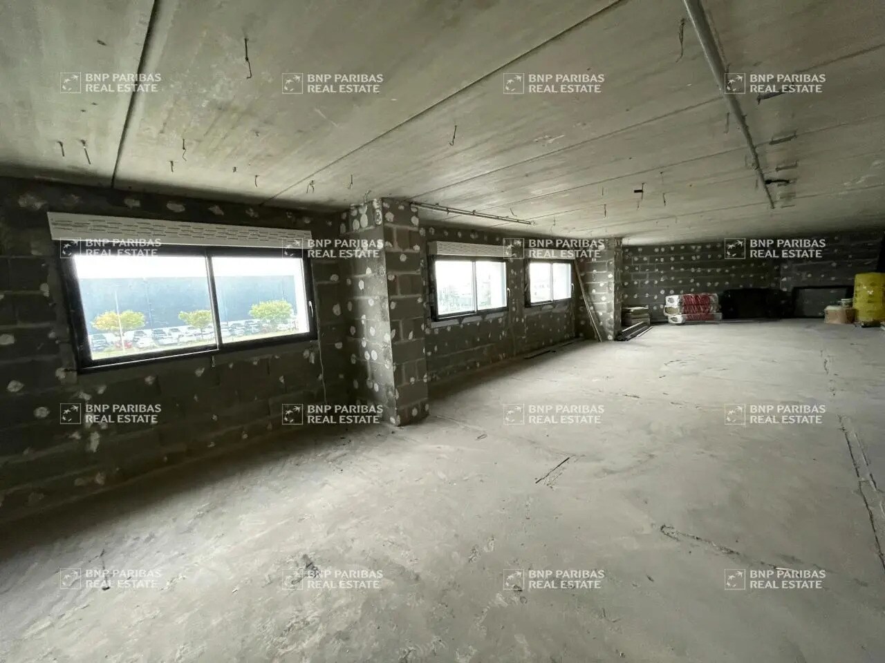 15 Rue De La Grande Planche, Saint-Pierre-des-Corps for lease Interior Photo- Image 1 of 12