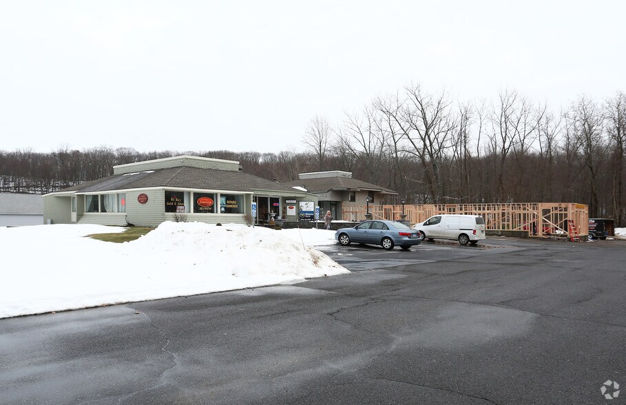 2055 Meriden Rd, Wolcott, CT for sale - Primary Photo - Image 1 of 1