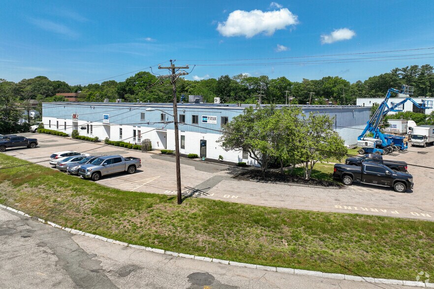 2-8 Pequot Way, Canton, MA for sale - Primary Photo - Image 1 of 1