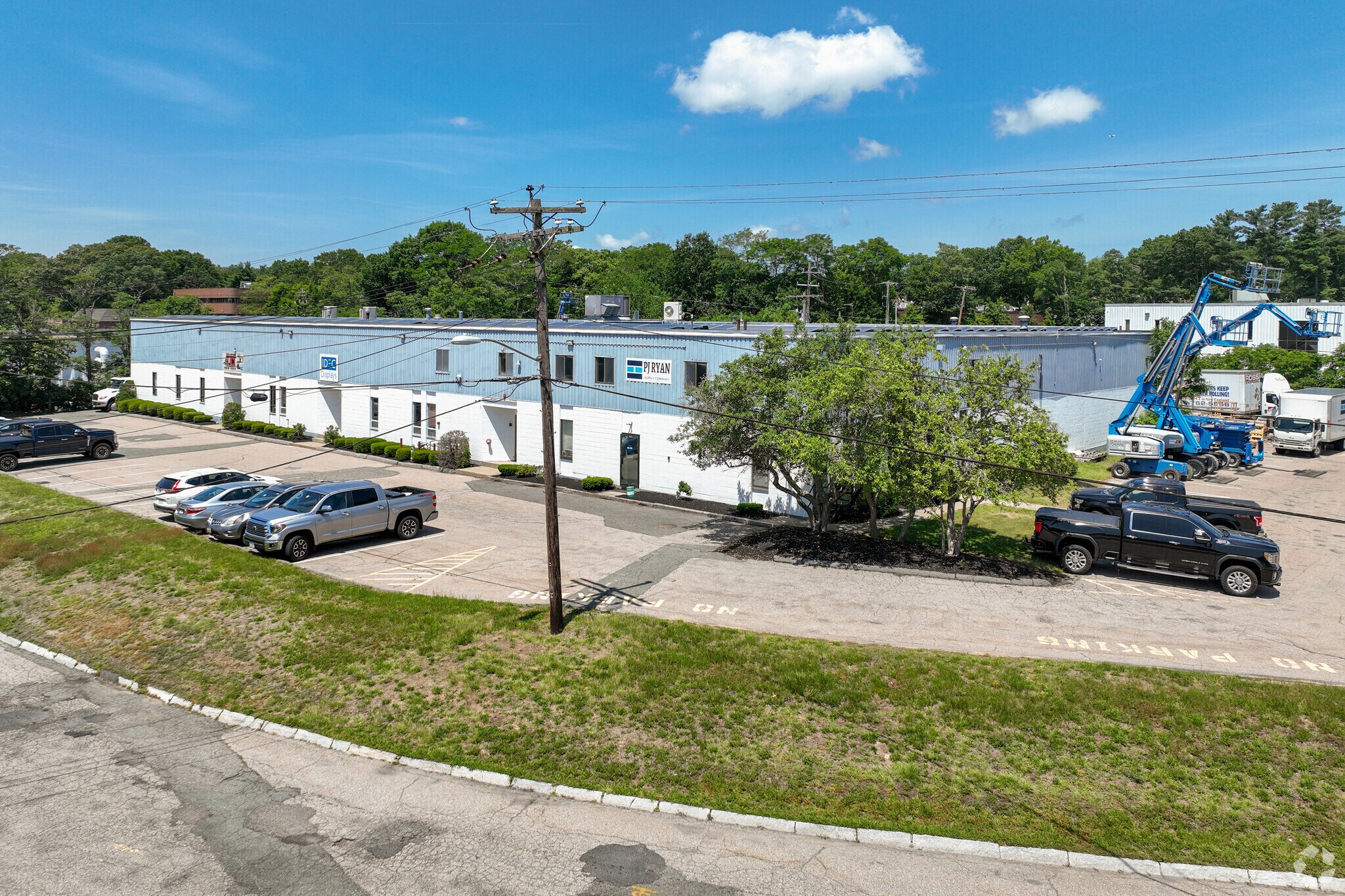 2-8 Pequot Way, Canton, MA for sale Primary Photo- Image 1 of 1
