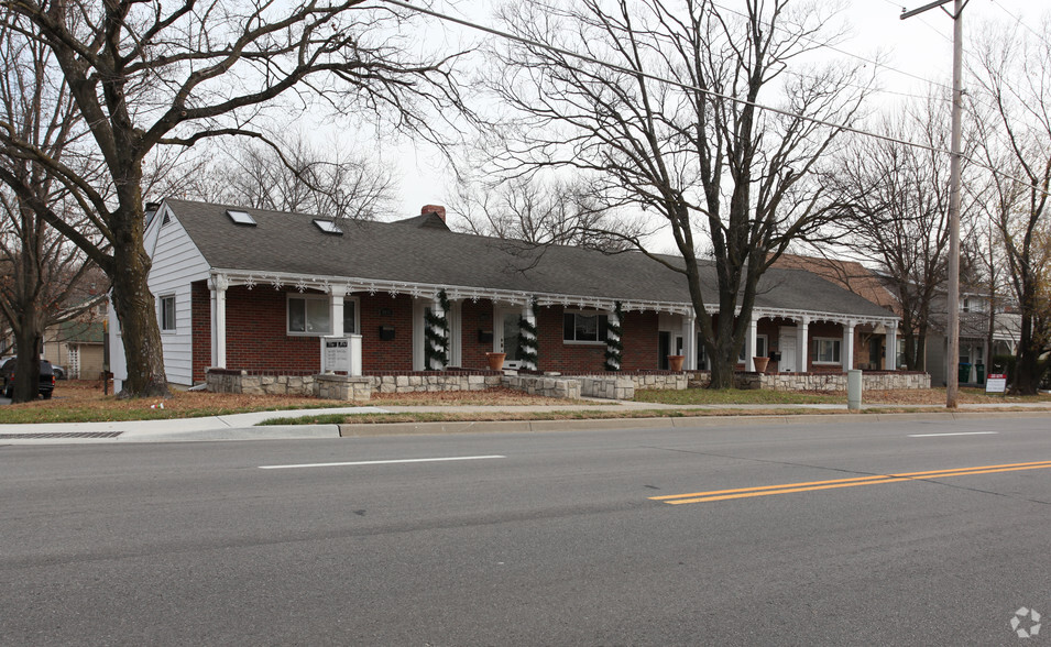 4801-4805 Rainbow Blvd, Westwood, KS for sale - Primary Photo - Image 1 of 1