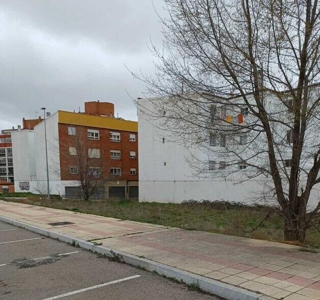 Land in León for sale - Building Photo - Image 1 of 5