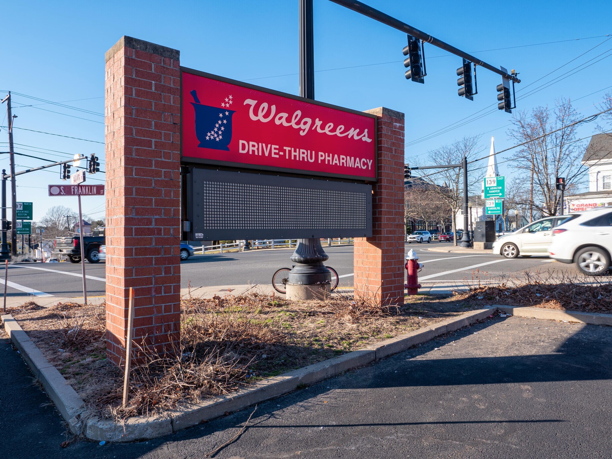 1 Plymouth St, Holbrook, MA 02343 Walgreens