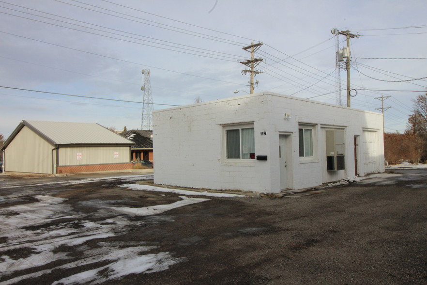 119 2nd Ave SE, Jamestown, ND for sale - Primary Photo - Image 1 of 1