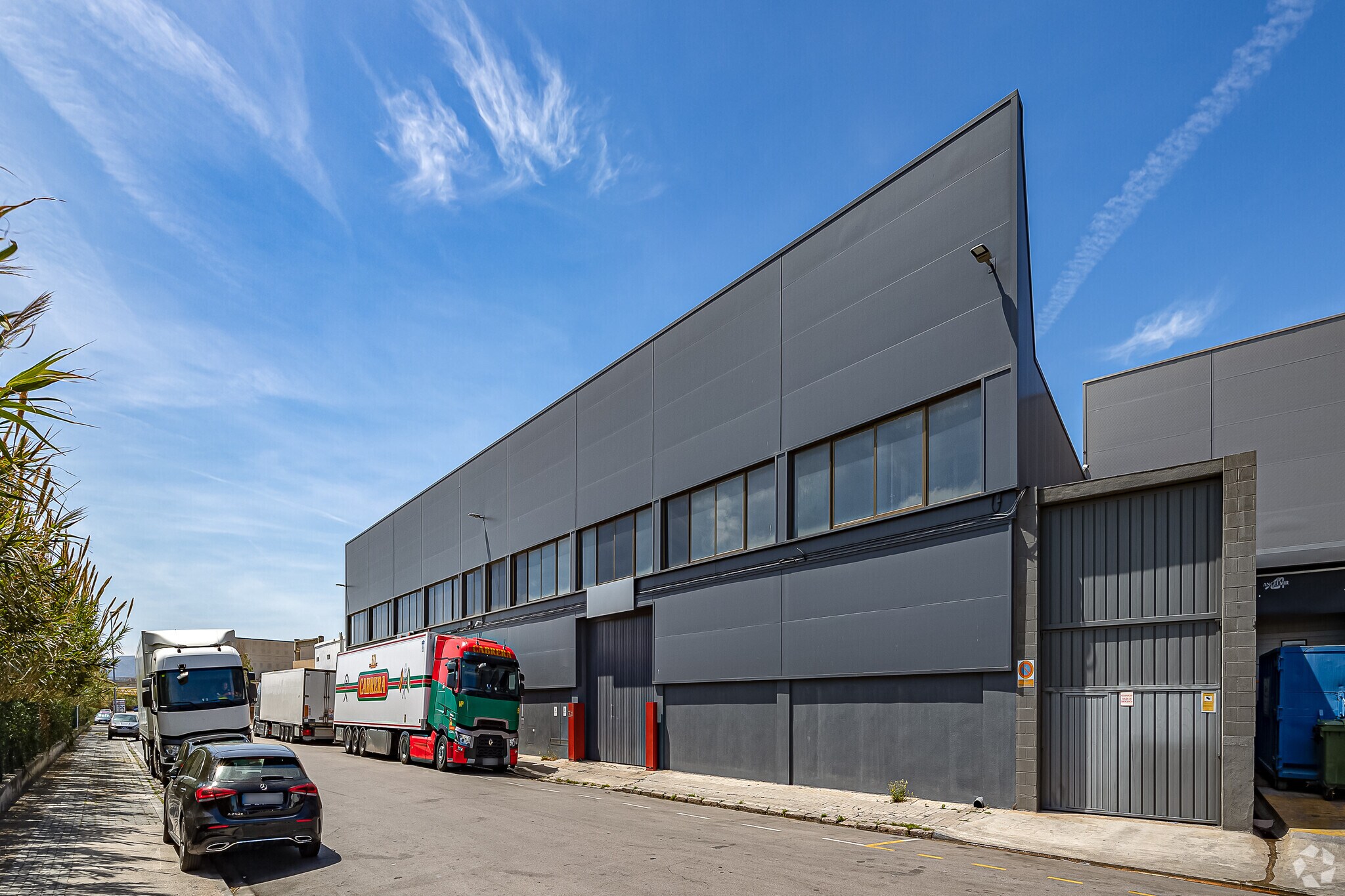 Industrial in Viladecans, Barcelona for lease Primary Photo- Image 1 of 3