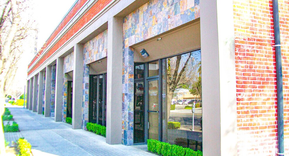 2126-2140 Merced St, Fresno, CA for lease - Building Photo - Image 2 of 2