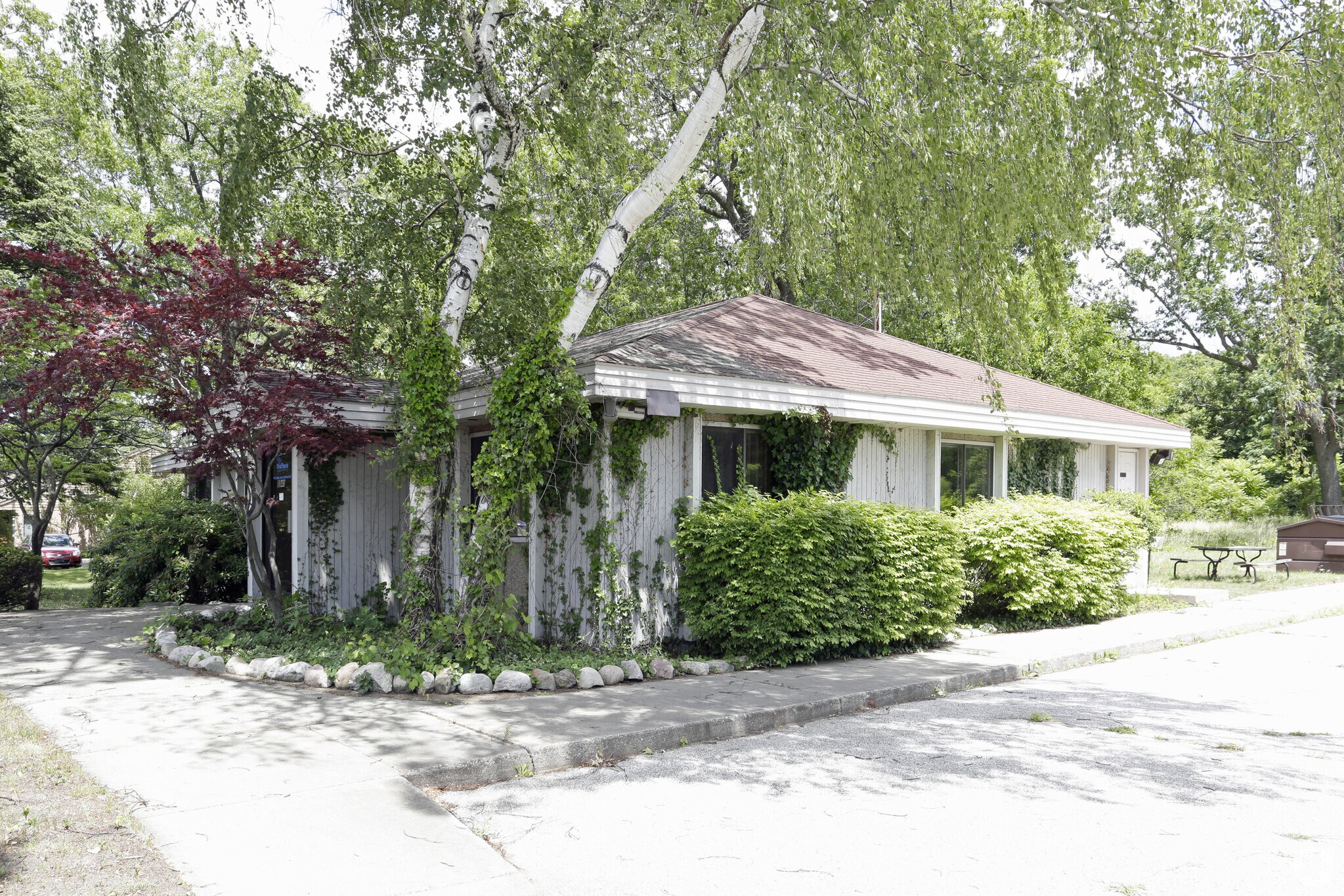 2340 Glade St, Muskegon Heights, MI for sale Primary Photo- Image 1 of 1