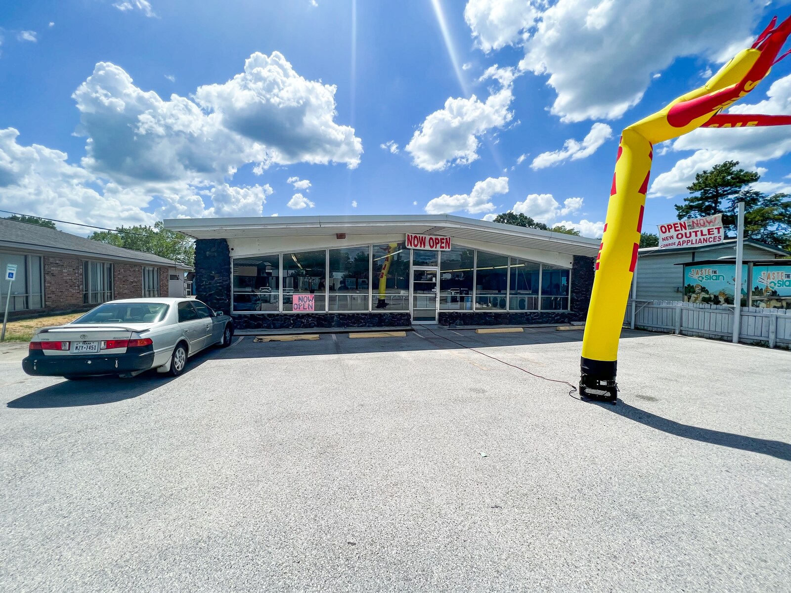 529 N Frazier St, Conroe, TX for sale Building Photo- Image 1 of 1