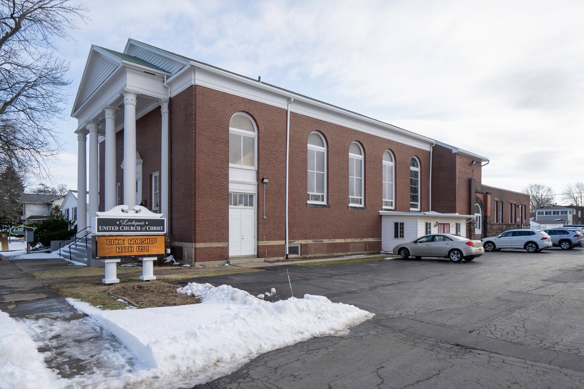 98 East Ave, Lockport, NY 14094 Office for Sale