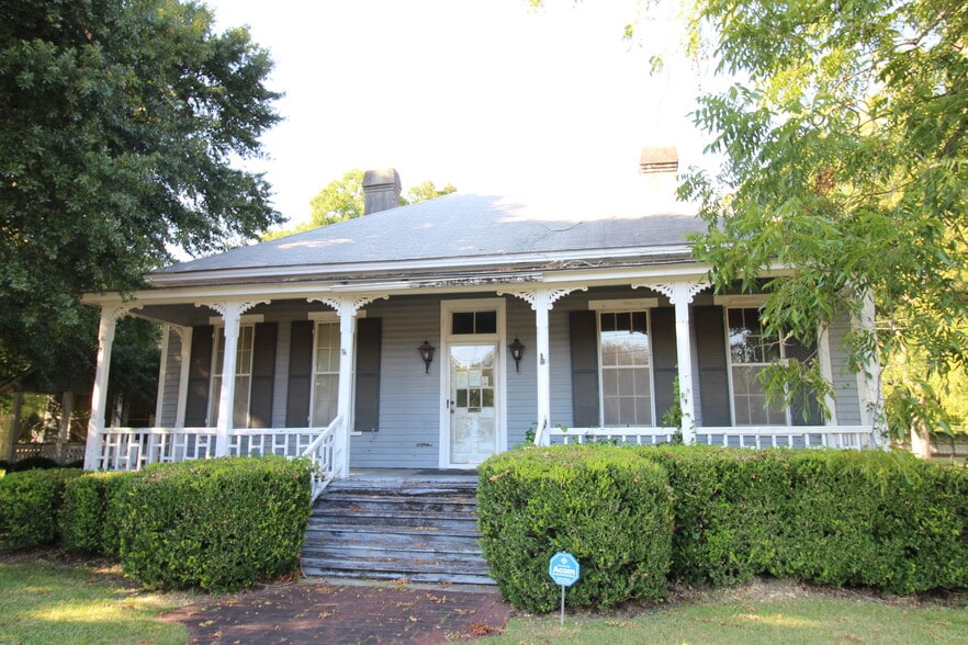 514 E Barbour St, Eufaula, AL for sale - Building Photo - Image 1 of 1