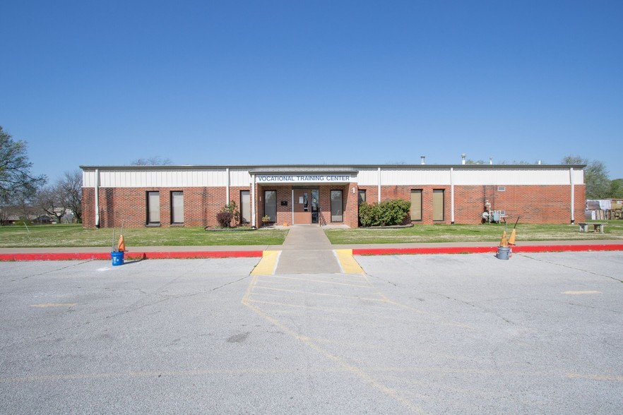 1217 E College St, Broken Arrow, OK for sale - Primary Photo - Image 1 of 1