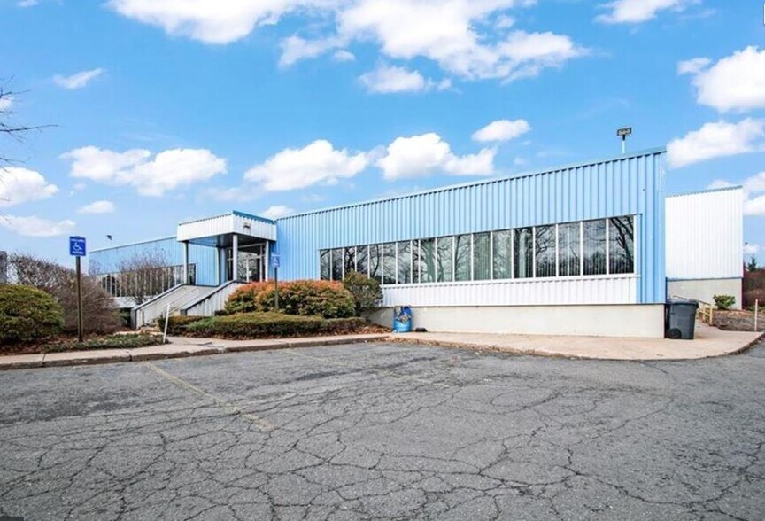 3 Chirnside Rd, Windsor Locks, CT for sale - Building Photo - Image 1 of 1