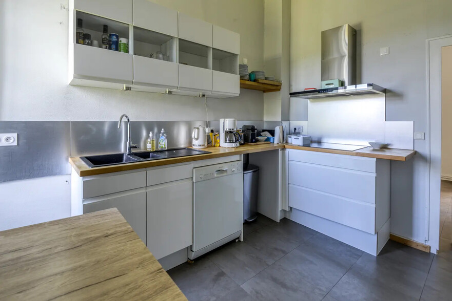 10 Rue Du Bois Briand, Nantes for lease - Building Photo - Image 3 of 12