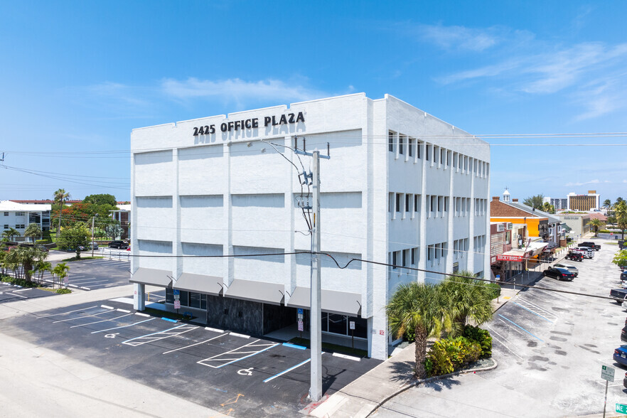 2425 E Commercial Blvd, Fort Lauderdale, FL for lease - Building Photo - Image 1 of 14