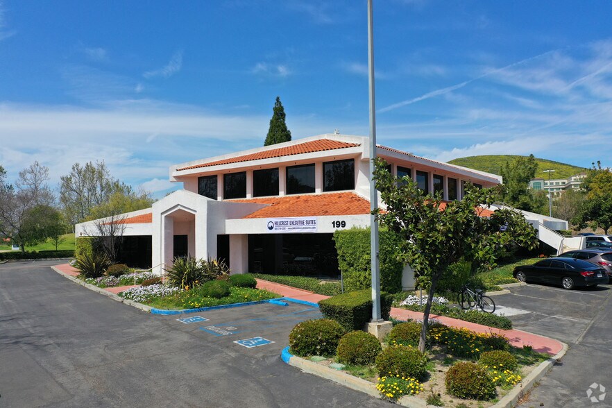 199 W Hillcrest Dr, Thousand Oaks, CA for sale - Primary Photo - Image 1 of 1