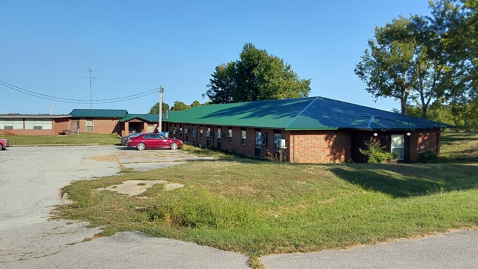 600 Campbell St, Greenfield, MO for sale - Building Photo - Image 1 of 10