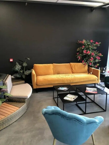 Office in Brest for sale - Interior Photo - Image 2 of 2