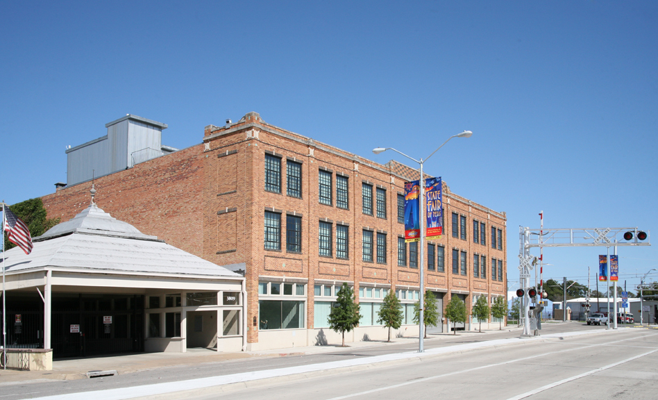 4100 Commerce St, Dallas, TX for lease - Building Photo - Image 2 of 16