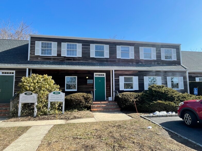 349 Meeting House Ln, Southampton, NY for sale - Building Photo - Image 3 of 14