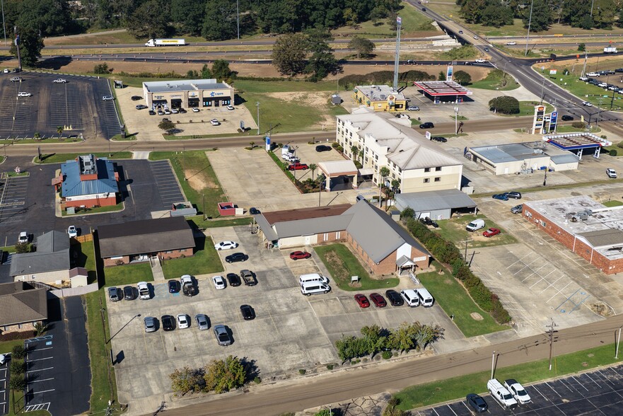 116 Scott Dr, Mccomb, MS for sale - Building Photo - Image 3 of 4