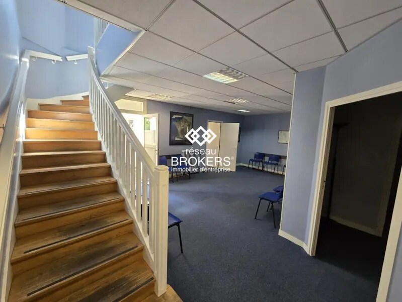 Office in Villiers-le-Bel for lease Interior Photo- Image 1 of 2