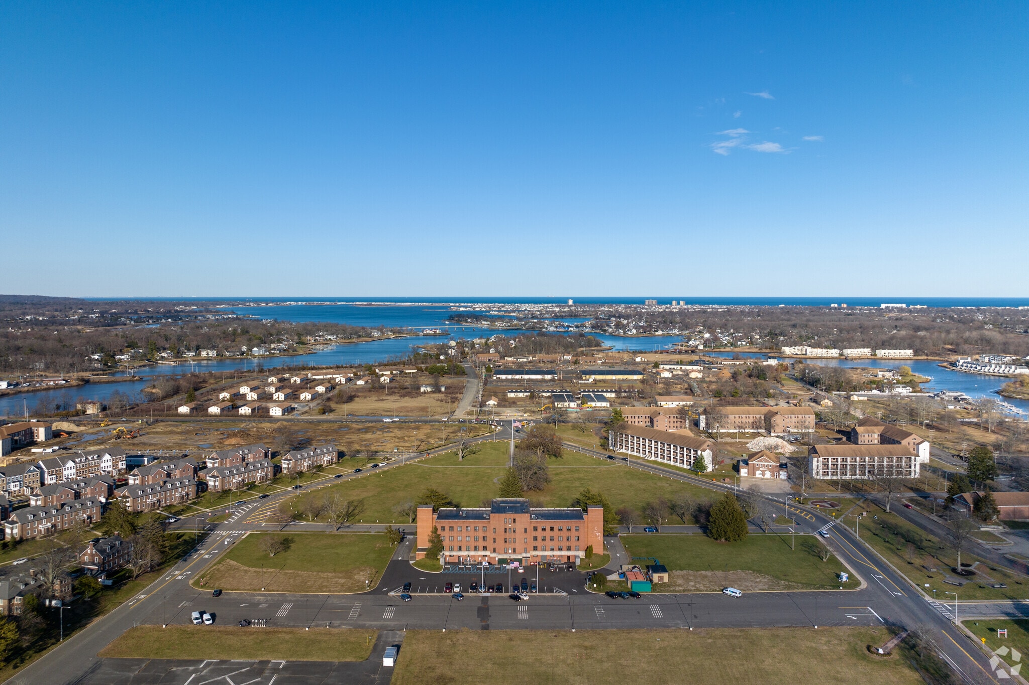 800 Oceanport Ave, Oceanport, NJ 07757 Watefront Retail of Fort