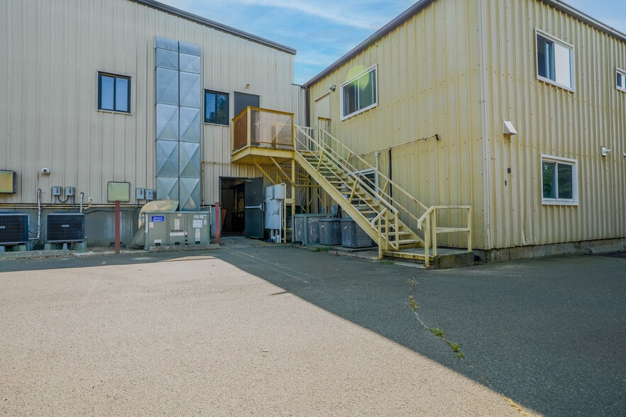 35 Research Pky, Old Saybrook, CT for sale - Building Photo - Image 3 of 29