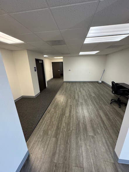 8075 SW Nimbus Ave, Beaverton, OR for lease - Interior Photo - Image 3 of 6