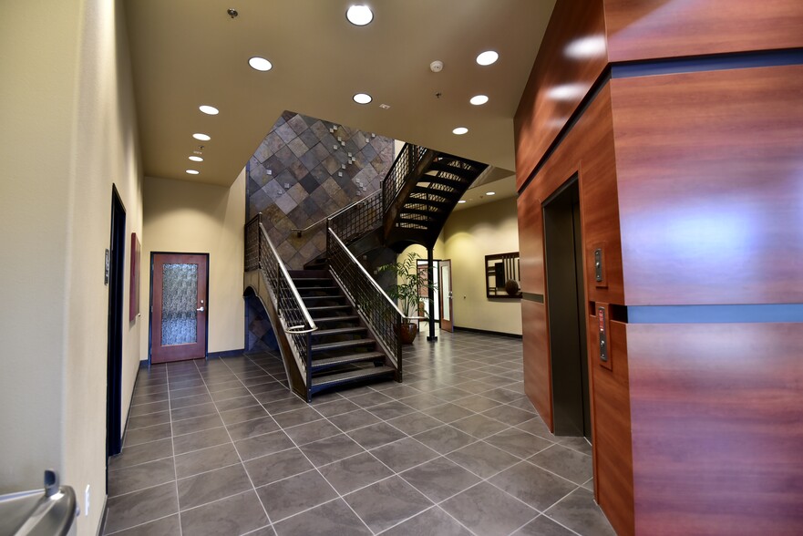 1055 Whitney Ranch Dr, Henderson, NV for sale - Lobby - Image 1 of 1