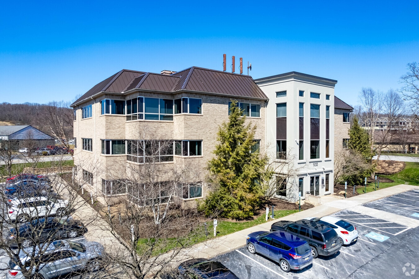 100 Northpointe Cir, Seven Fields, PA 16046