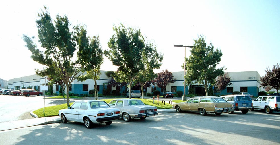 3670-3680 Charter Park Dr, San Jose, CA for lease - Building Photo - Image 3 of 9