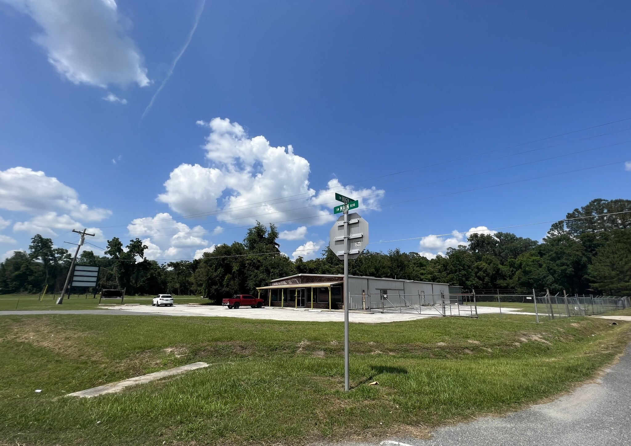 2779 SW Main Blvd, Lake City, FL 32025 - US 41 - 5,300 SF Building & 1. ...