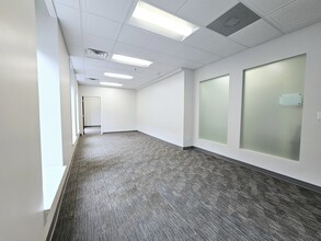 125 S Elm St, Greensboro, NC for lease Interior Photo- Image 2 of 9