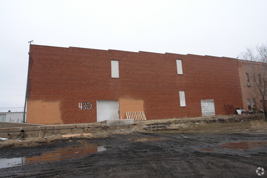 430 S Commerce, Wichita, KS for lease - Building Photo - Image 3 of 28