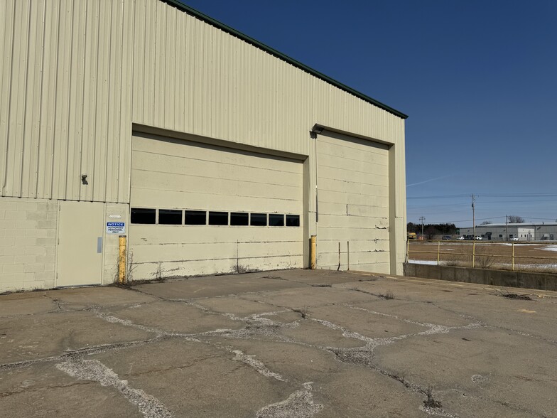 809 S 62nd Ave, Wausau, WI for lease - Building Photo - Image 3 of 15