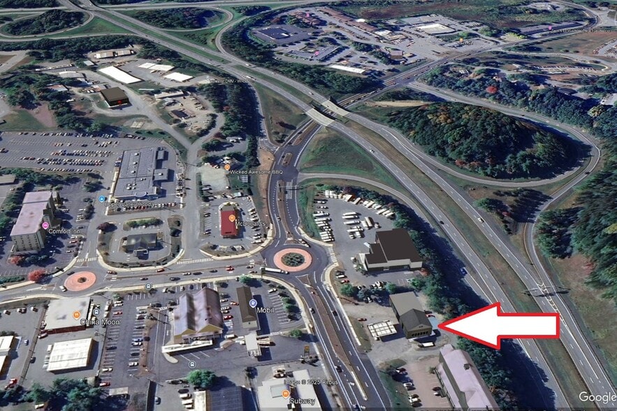 1049 N Main St, White River Junction, VT for sale - Building Photo - Image 1 of 16