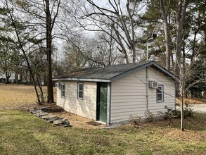 2117 Bolton Rd Nw, Atlanta, GA for lease Building Photo- Image 2 of 2