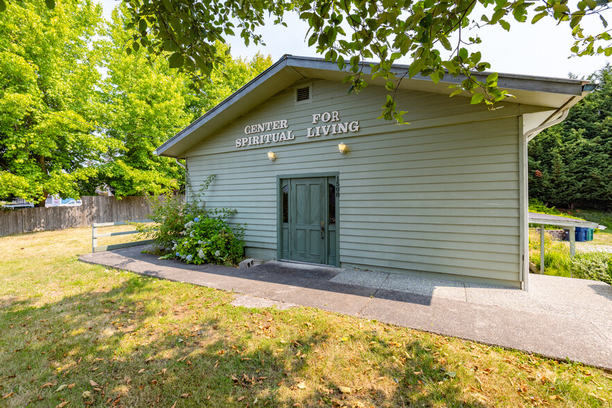 1508 N 18th St, Mount Vernon, WA for sale - Building Photo - Image 2 of 8