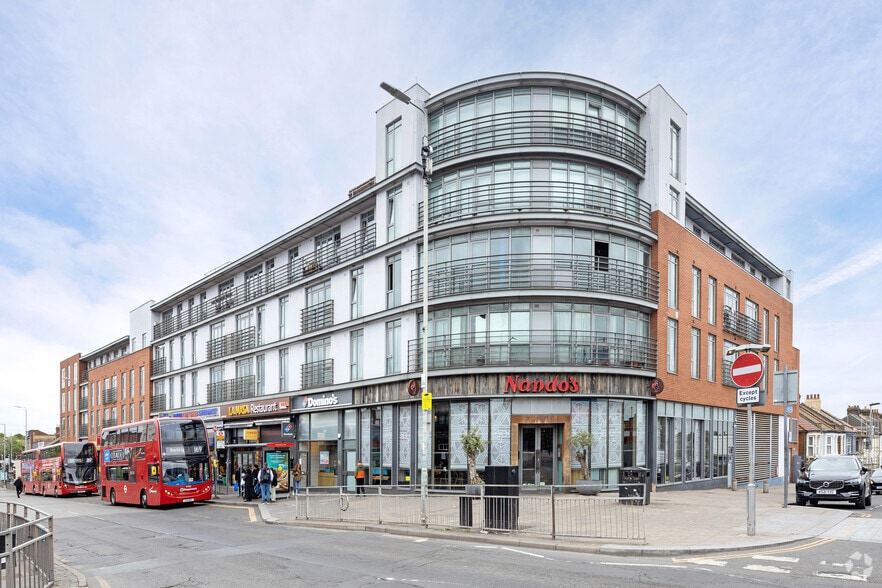 30 Longbridge Rd, Barking for sale - Primary Photo - Image 1 of 3