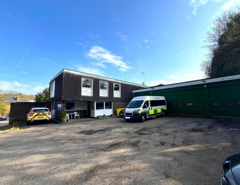 2-4 High St, Gerrards Cross for sale Primary Photo- Image 1 of 2