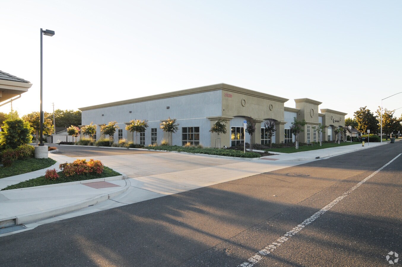 3125 Coffee Rd, Modesto, CA 95355