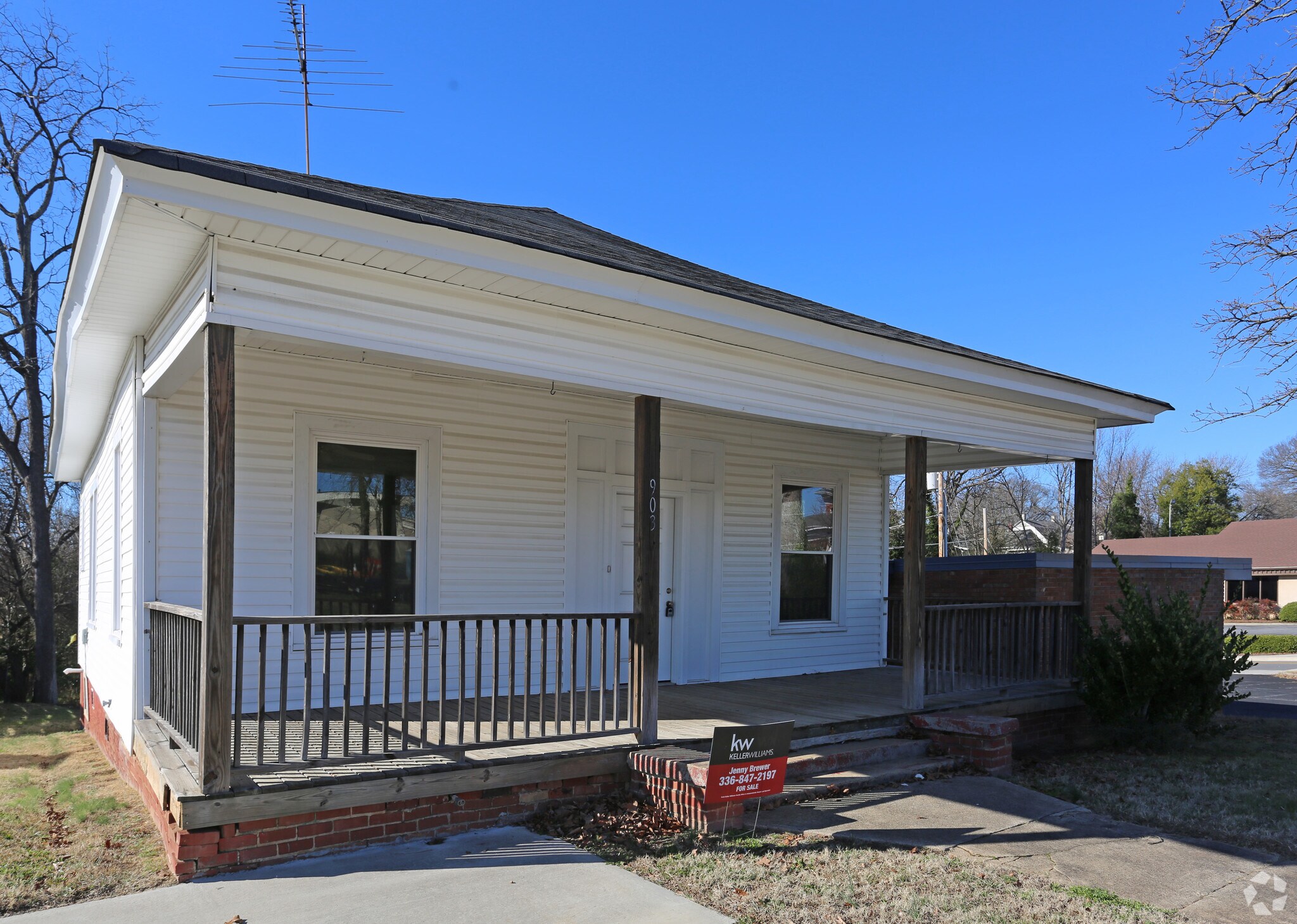 903 N Lindsay St, High Point, NC for sale Primary Photo- Image 1 of 1