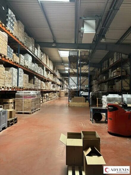 Flex in Bruges for lease - Interior Photo - Image 2 of 4