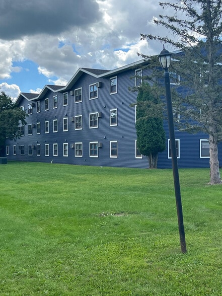 350-360 E Birch Ave, Barron, WI for sale - Building Photo - Image 2 of 5