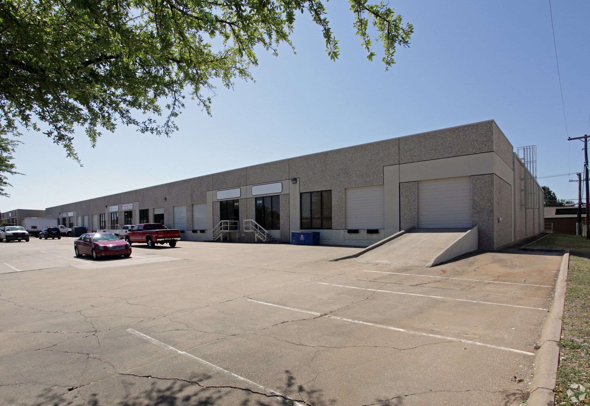 3240-3254 Garden Brook Dr, Farmers Branch, TX for lease Primary Photo- Image 1 of 2