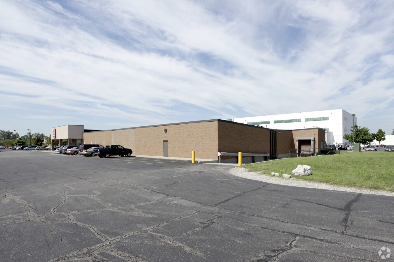 4041 Gantz Rd, Grove City, OH 43123