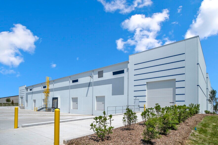 2675 David Hutchinson Rd, Rock Hill, SC for sale - Building Photo - Image 2 of 6