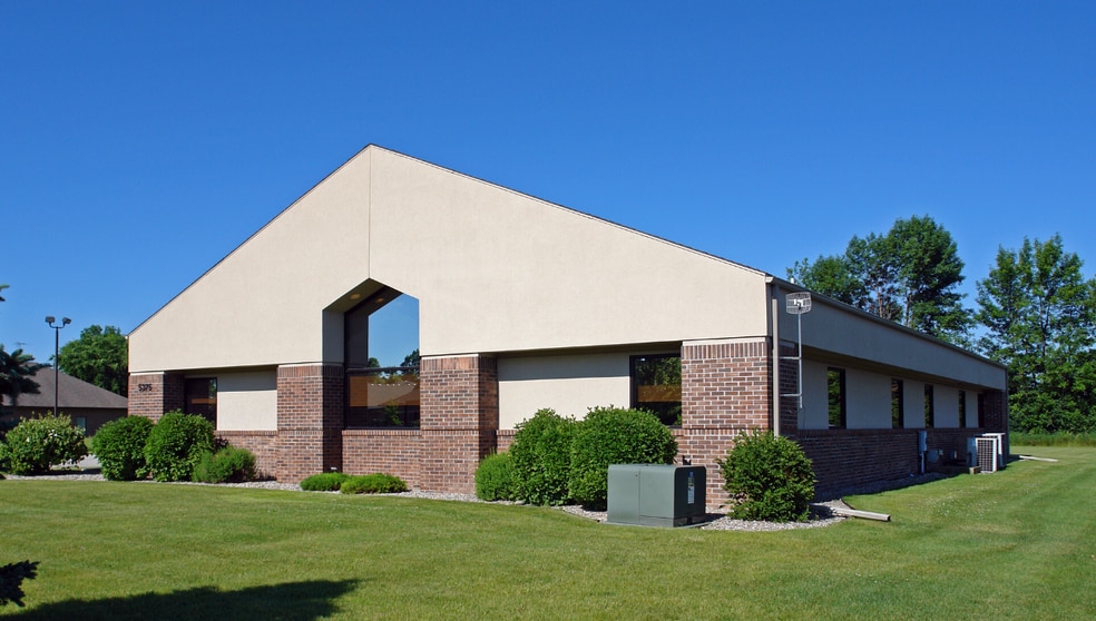 5375 Hampton Pl, Saginaw, MI for sale - Building Photo - Image 3 of 5