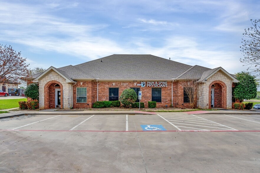2321 Olympia Dr, Flower Mound, TX for sale - Building Photo - Image 1 of 5