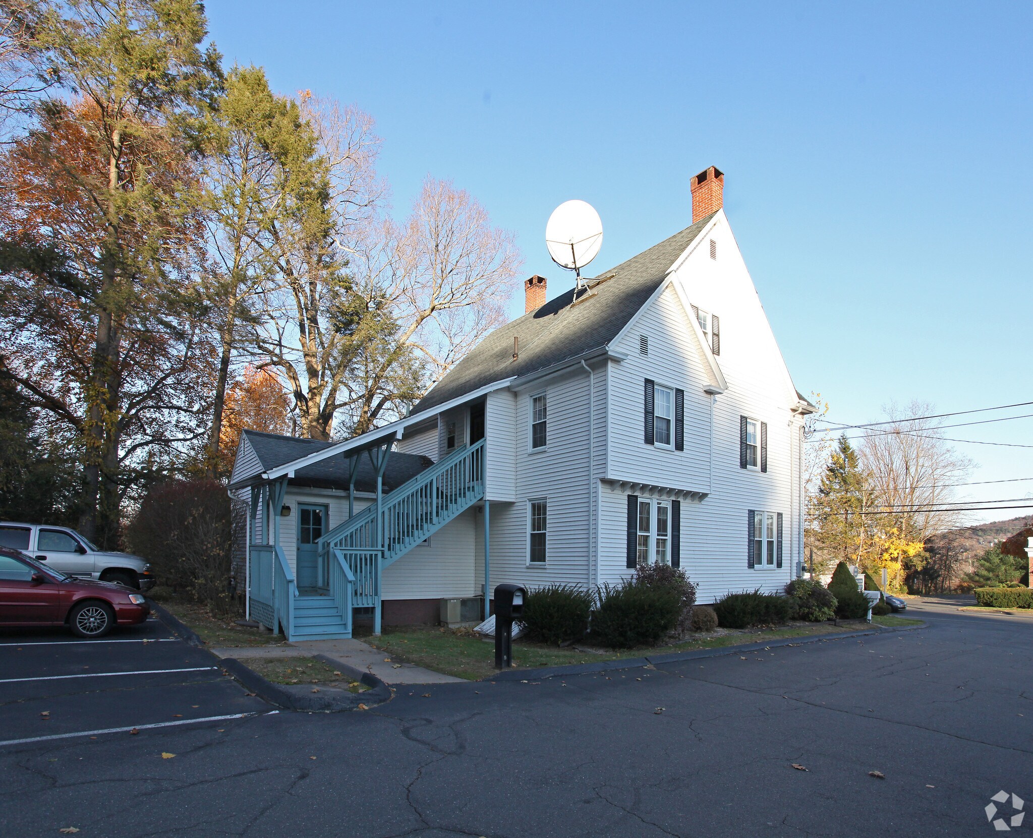 883 Hopmeadow St, Simsbury, CT 06070 Office/Retail for Lease